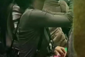 赵露思无滤镜近照如假人，鼻梁透光显怪异，“饺子”下巴又僵又呆