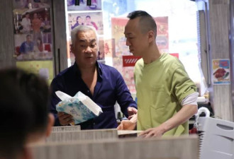 52岁港星戴耀明落魄到餐厅打工，月薪曝光