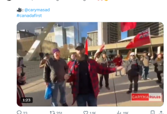 全民沸腾! 多伦多大批人挥舞国旗涌上Yonge街! 高呼"我爱加拿大"!