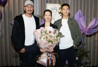 赵文卓女儿惊艳亮相，17岁身高170cm，穿抹胸礼裙美出新高度