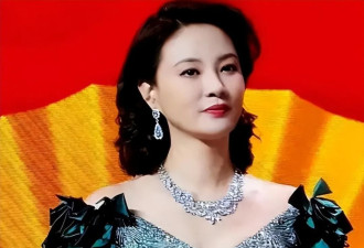 曾是“央视台花”，事业却被两个男人给毁了