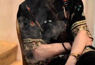 向佐回应穿衣风格争议：别人笑我太疯癫，我笑他人看不穿