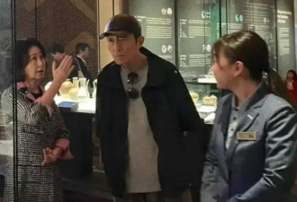 张艺谋澳门观展的“意外”插曲！何超琼亲自作陪，去看圆明园铜首