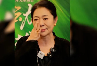 倪萍谈及蔡磊现状哽咽落泪：每天要用呼吸机...