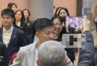 马龙抵达台湾引轰动，机场被围的水泄不通，欢呼声快掀翻屋顶！