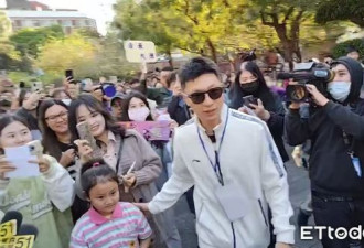 马龙逛台湾孔庙 无法淡定