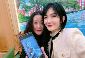 谢娜晒读大学时拍戏旧照，扎辫子笑容青涩
