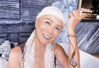香港女星乳腺癌复发，摸到肿瘤变大又变硬，到泰国捐棺材积功德