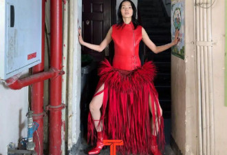 让超模变身青蛙、画面有些阴间，这组大片怎么了？