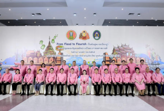 38岁泰国女总理到清迈，既工作又遛娃