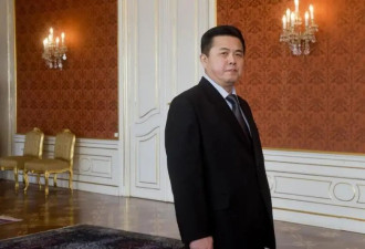 金平日在金正日继位时，为何被调离朝鲜？