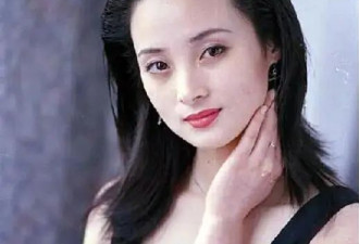 蒋勤勤写真露出事业线大美腿！不是丰乳肥臀也性感火辣