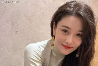 张馨予时隔6年晒求婚视频，何捷单膝跪地送钻戒