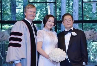 刘晓庆婚纱照意外流出！冻龄容颜惊艳众人，这哪是70多岁的样子？