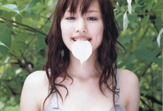 日本女星绫濑遥性感写真！丰乳肥臀魔鬼身材太火辣了