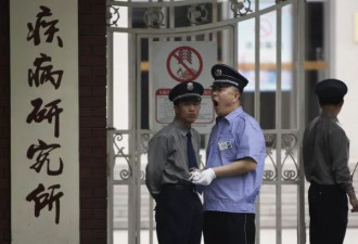 博士做保安送外卖 中国“学历神话”破灭考研人数续跌