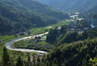 贵州翻船惨剧致8人身亡 村民:乘客原上山采药