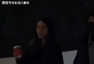 冯绍峰梅开二度，新女友正脸曝光，大眼圆脸可可爱爱，十指交扣显甜蜜