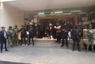 中国制仿冒太多 墨西哥政府派军警抄了整个市场