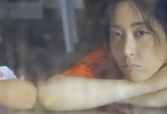 拎120斤水爬22楼，单亲妈妈带两个女儿住烂尾楼90天
