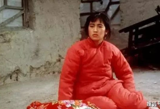 14年前的一张照片，暴露了巩俐的真实颜值