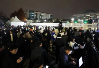 韩国44年来首次颁布戒严令 朝野领袖批评尹锡悦
