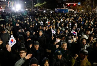 韩国44年来首次颁布戒严令 朝野领袖批评尹锡悦