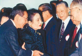 宋美龄106岁离世，贴身厨子不久后自尽