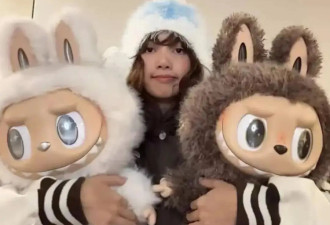 泰国公主拎爱马仕配Labubu！国产“Jellycat”，为什么火爆泰国？