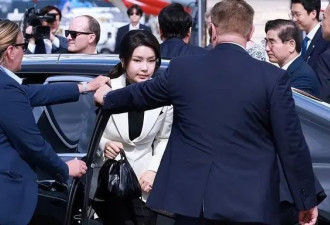 尹锡悦扔出政治"核弹"，是放手一搏还是金蝉脱壳?