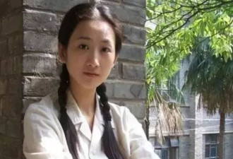 她将弟弟带入演艺圈出名，如今自己一直不温不火