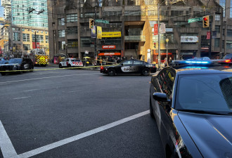 温哥华市中心砍人案，警察开了10枪！嫌犯身亡！
