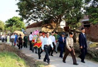 回老家参加农村葬礼，发现一个现象