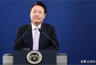 尹锡悦玩火凌晨搞戒严，西方媒体冷嘲热讽