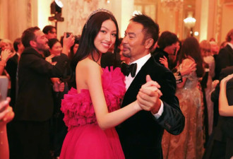 巴黎这一夜 张艺谋女儿的“保守” 看到了真正的“中国名媛”