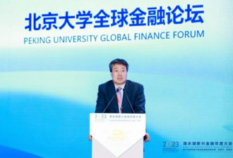 “中年人生无可恋、年轻人死气沉沉”