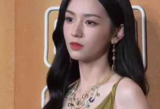 张雨霏“膀大腰粗”算不算大美女？看她和热巴的对比照