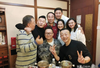 冯巩66岁大寿现场曝光！徒弟贾玲罕见现身