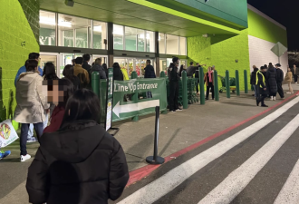 加拿大中超闯美把人逛哭: 你们日子那么舒服?