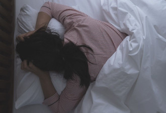 每天苦读只睡4小时 17岁少女半夜痛到打滚猝逝