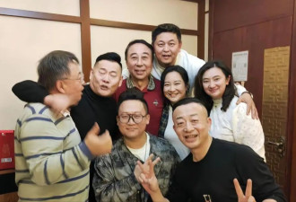 冯巩大寿，老搭档牛群早已消失不见，