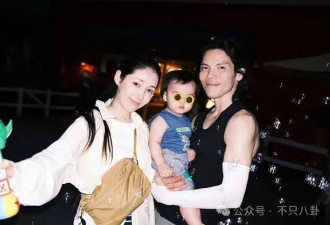 太抽象！向佐闯进女装赛道，画风怎么变这样了？