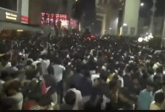 印度女子电影首映礼上遭踩踏身亡，男主角被捕后道歉
