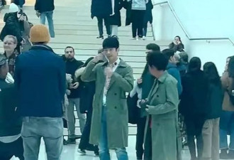 冯清陪王宝强到英国工作，甜蜜逛街尽显恩爱