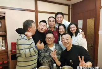 冯巩过67岁生日,多位学生们为他庆祝,贾玲也到现场