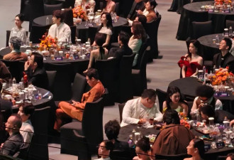 拜高踩低好真实！一场晚会，照出娱乐圈百态