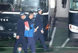 柯文哲被爆8张支票遭查获,涉案金额上亿元新台币