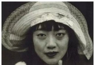和皇后婉容有染的侍卫，如今子孙身价过亿