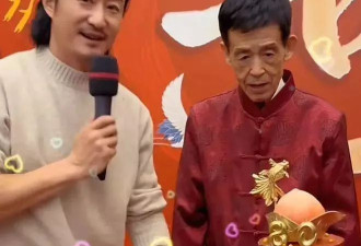 吴京为父亲庆祝80岁大寿，现场七层寿桃太显眼