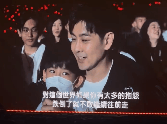 林志颖大儿子Kimi帅到认不出！15岁颜值抢镜 眼睛与爸爸如复制黏贴